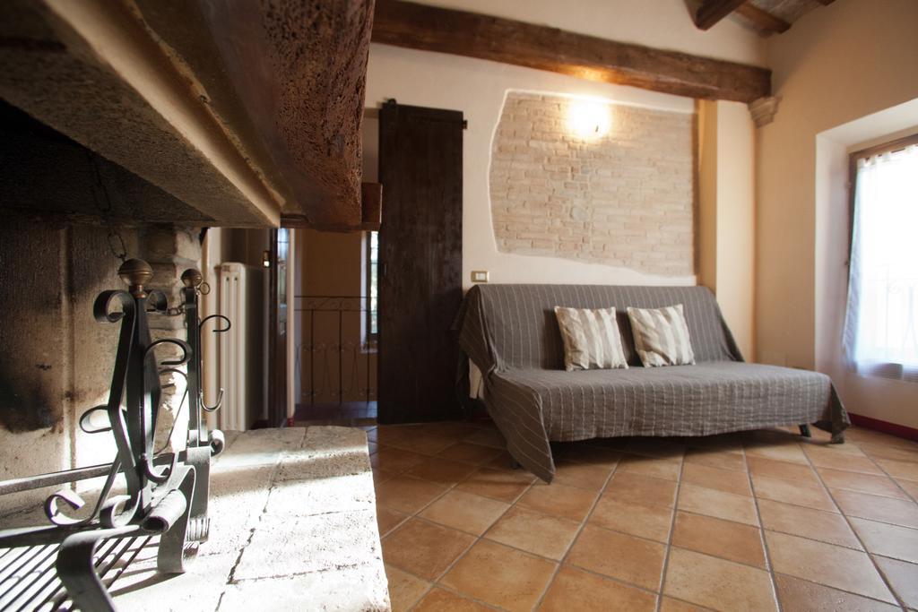 Relais B&B Corte Dei Turchi Longiano Quarto foto