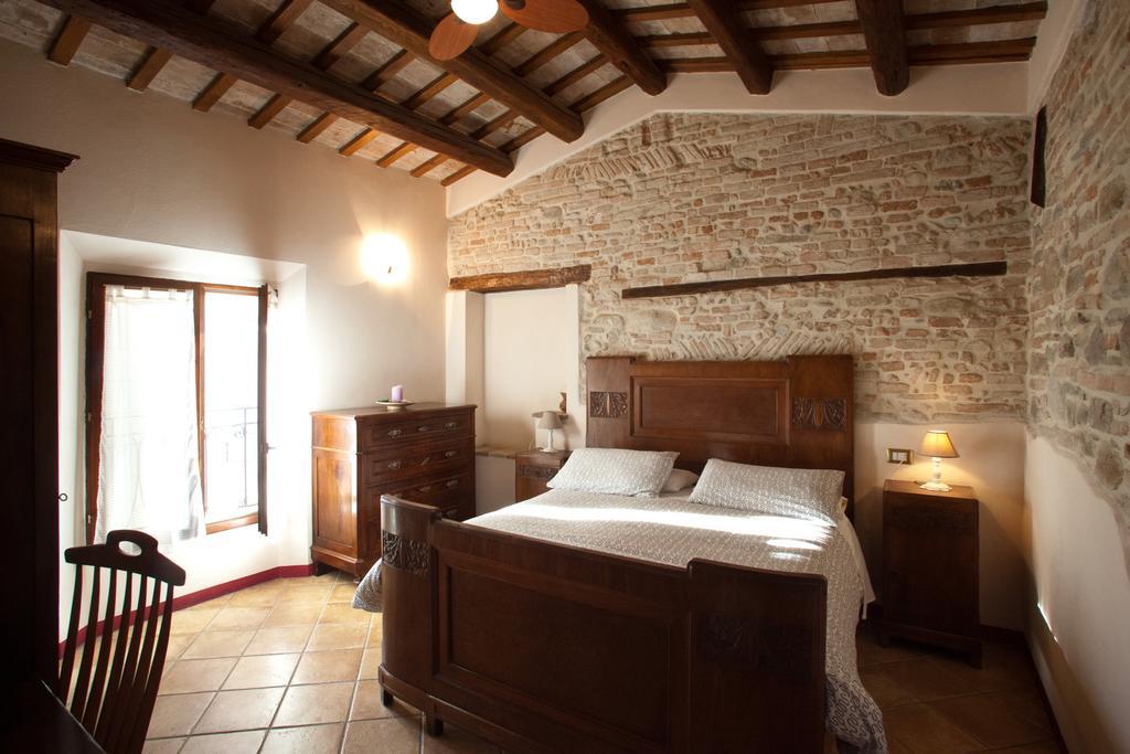 Relais B&B Corte Dei Turchi Longiano Quarto foto